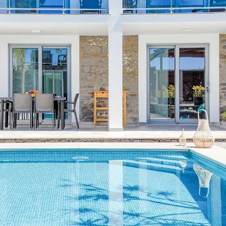 Villa Madeira Beach House - By Lovelystay