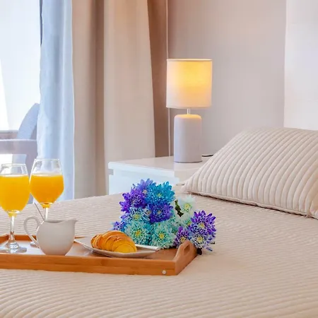 Villa Madeira Beach House - By Lovelystay *
