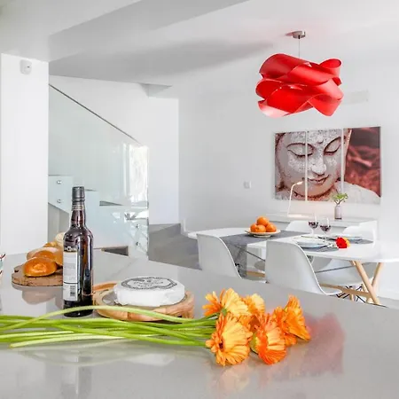 Villa Madeira Beach House - By Lovelystay Madalena do Mar